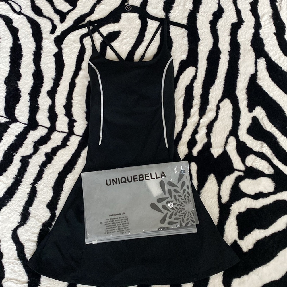 😍UNIQUEBELLA BLACK ATHLETIC DRESS w/Reflective Waist/ Built in Bra/Shorts - XS!
